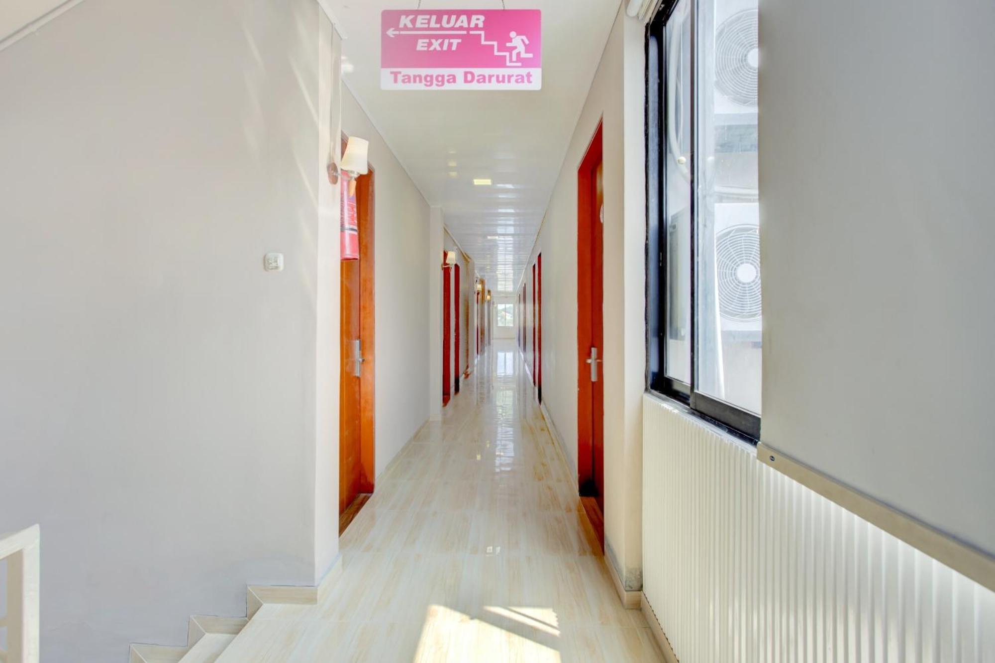 ג'קרטה Collection O Gambir Near Masjid Istiqlal Formerly Aleander Hotel מראה חיצוני תמונה